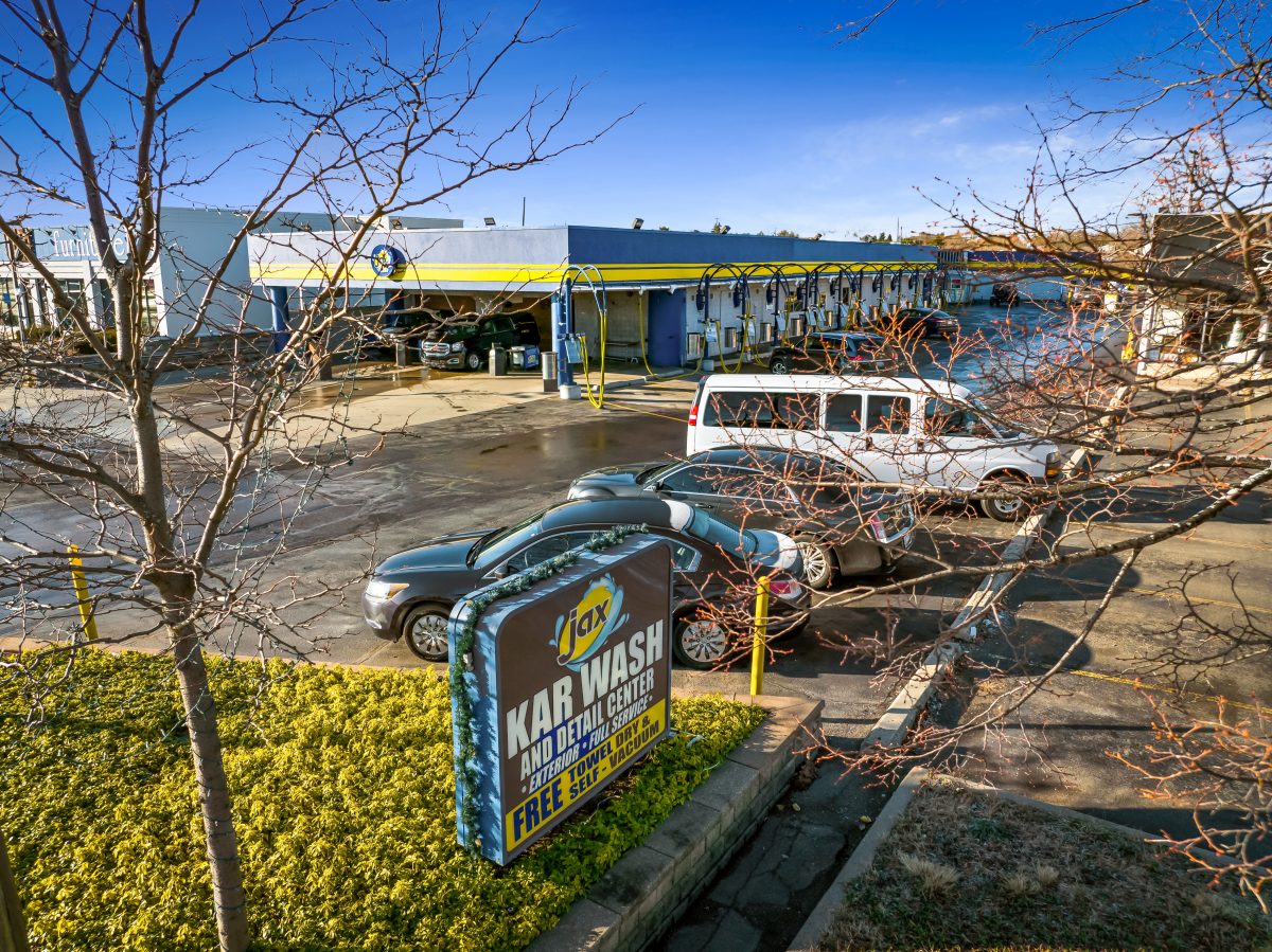 Jax Kar Wash, Orchard Lake Road, West Bloomfield, MI 48322